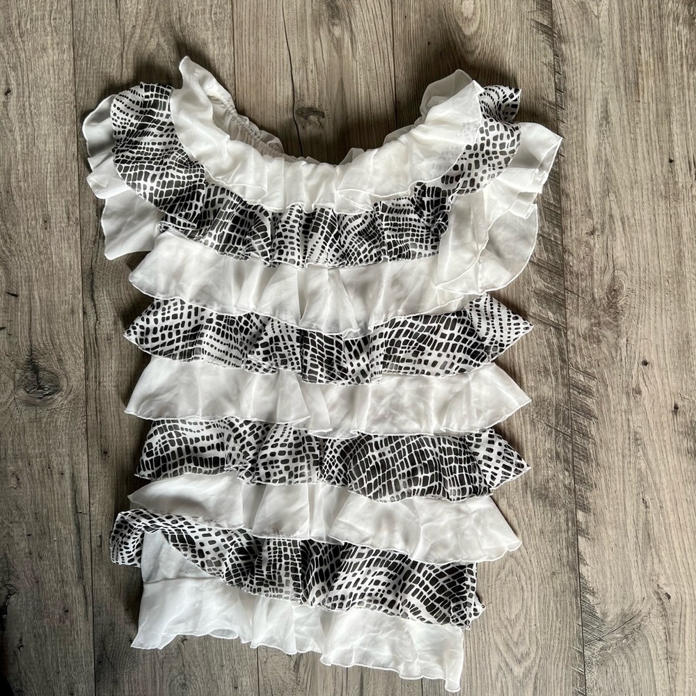 Passion concept ruffled blouse small